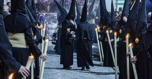nazarenos – Hermandad Humildad y Paciencia, Atado a la Columna y Virgen de la Soledad, Osuna - Semana Santa Sevilla Osuna