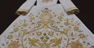 saya boddada en oro – Hermandad Humildad y Paciencia, Atado a la Columna y Virgen de la Soledad, Osuna - Semana Santa Sevilla Osuna