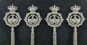 orfebrería varas presidencia – Hermandad Humildad y Paciencia, Atado a la Columna y Virgen de la Soledad, Osuna - Semana Santa Sevilla Osuna