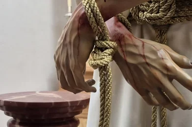 Manos atadas Cristo – Hermandad Humildad y Paciencia, Atado a la Columna y Virgen de la Soledad, Osuna - Semana Santa Sevilla Osuna