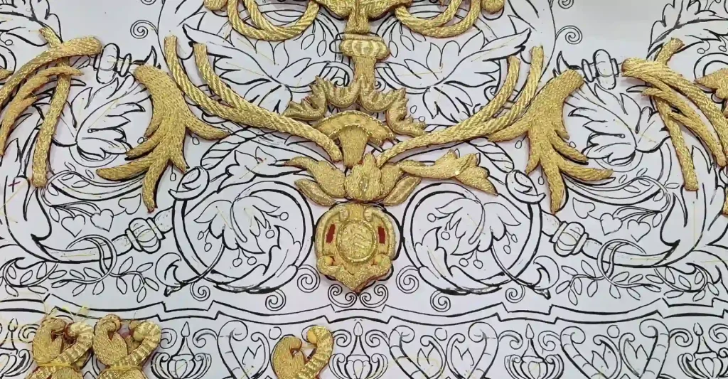bordado en oro